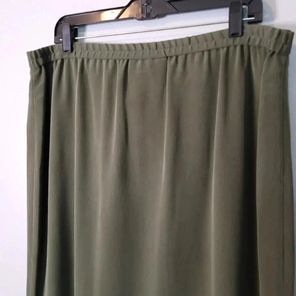 DIANE VON FURSTENBERG SILK green quiet luxury sophisticated career Maxi Skirt L - Picture 9 of 9